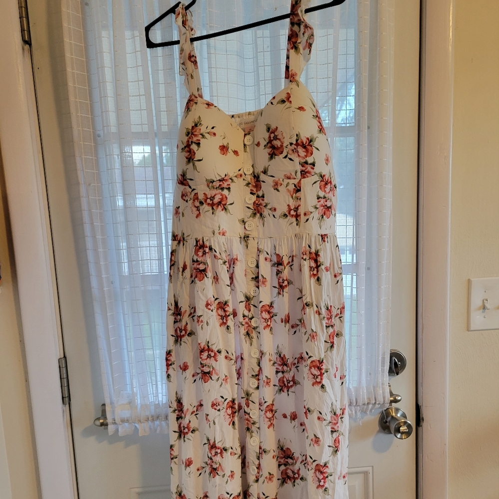 OG Collective Beautiful white and red floral button down dres WITH POCKETS